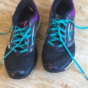 Brooks Ghost shoes.  Size 9. Great condition WIDE D.